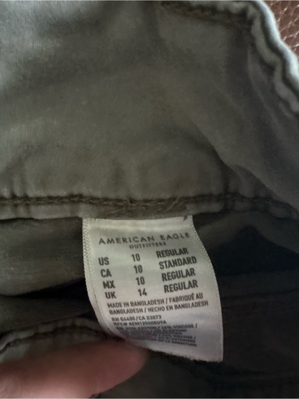 American Eagle Outfitters women's Cargo Pants in Olive Green - Picture 3 of 3